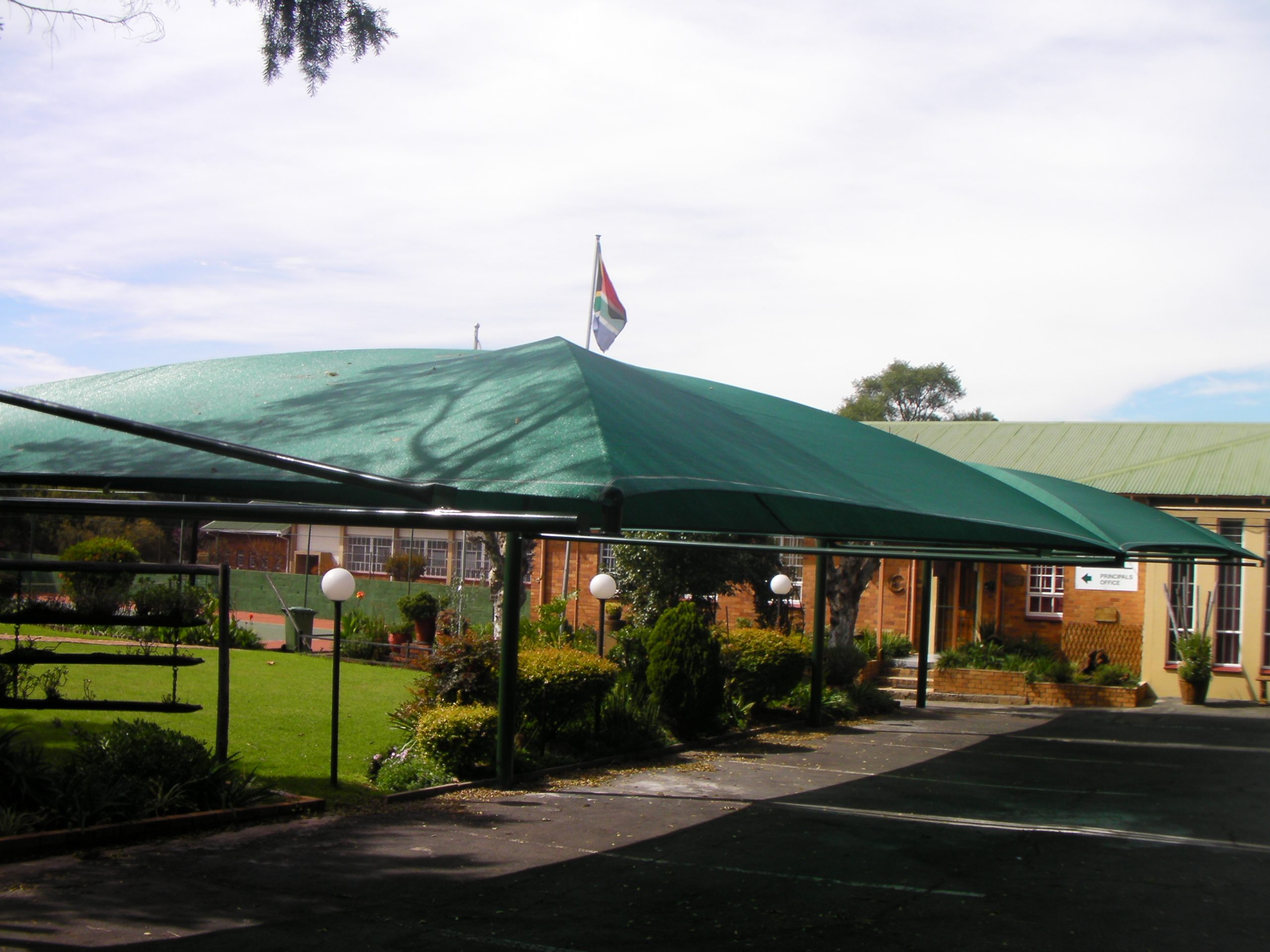 Double Cantilever Shadenet Carport